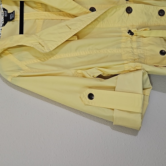 a.n.a. A New Approach Bright Yellow Jacket Size Medium - Picture 10 of 15